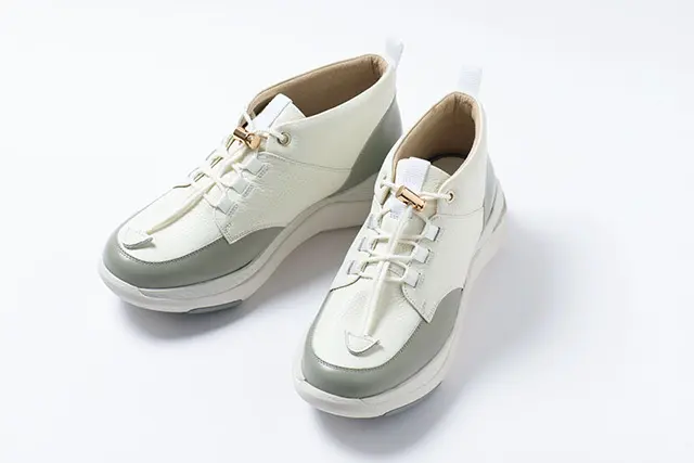 靴「ペダラ ライドウォーク」￥33,000／アシックスジャパン（ペダラ）