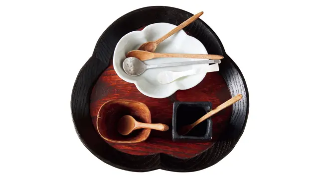 薬味セットに使う豆皿や小さなスプーン。