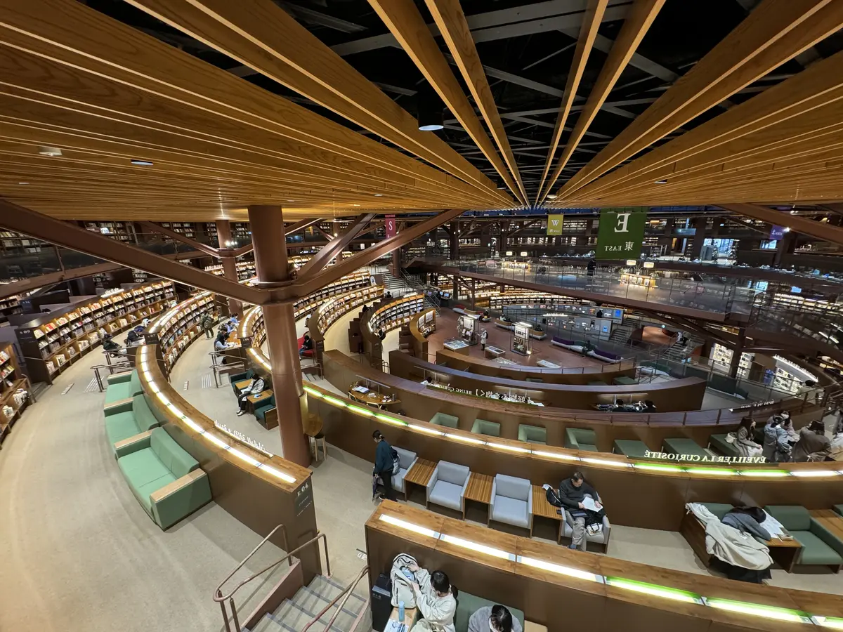 石川県立図書館