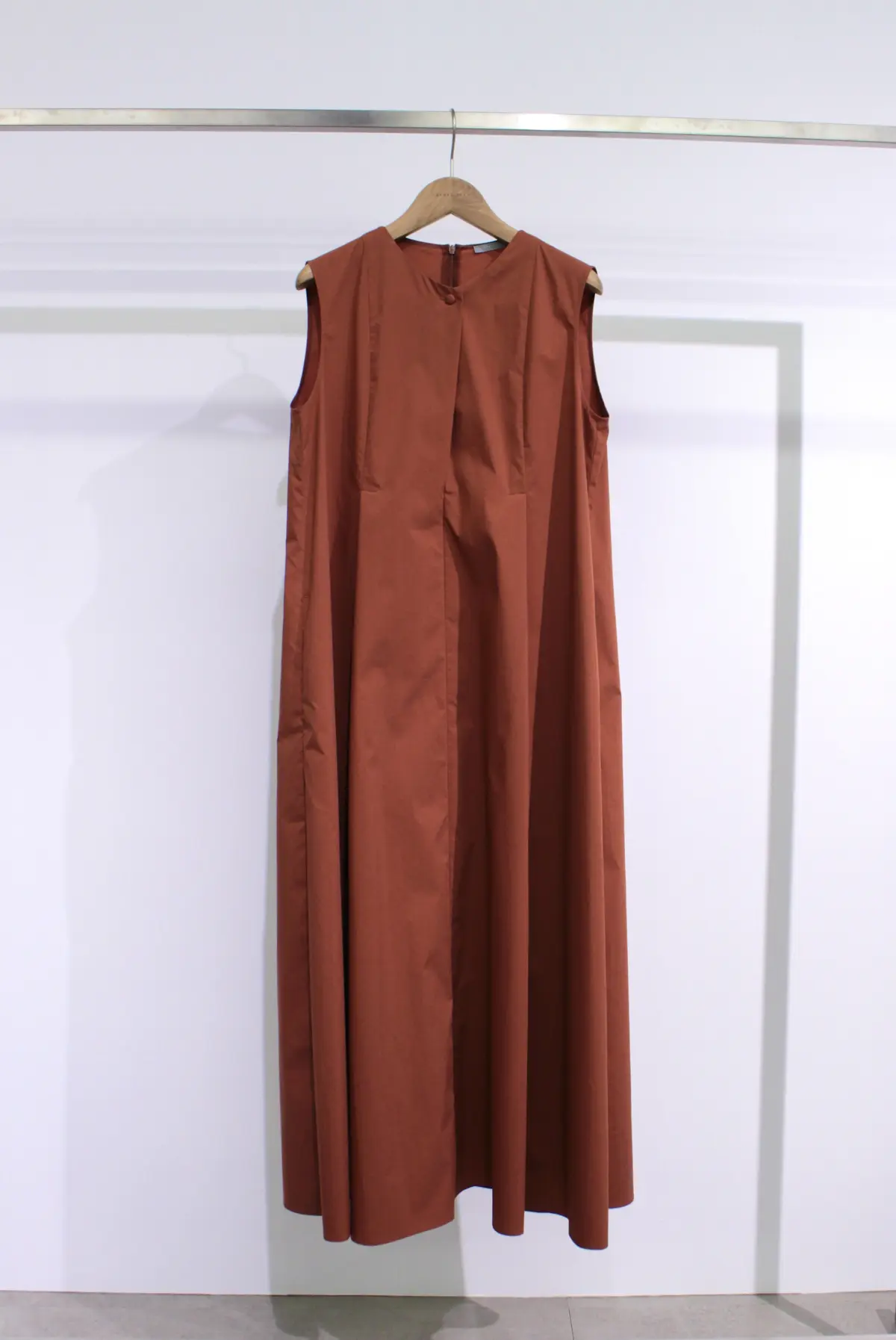 セオリーリュクス　ブラウンノースリーブワンピース