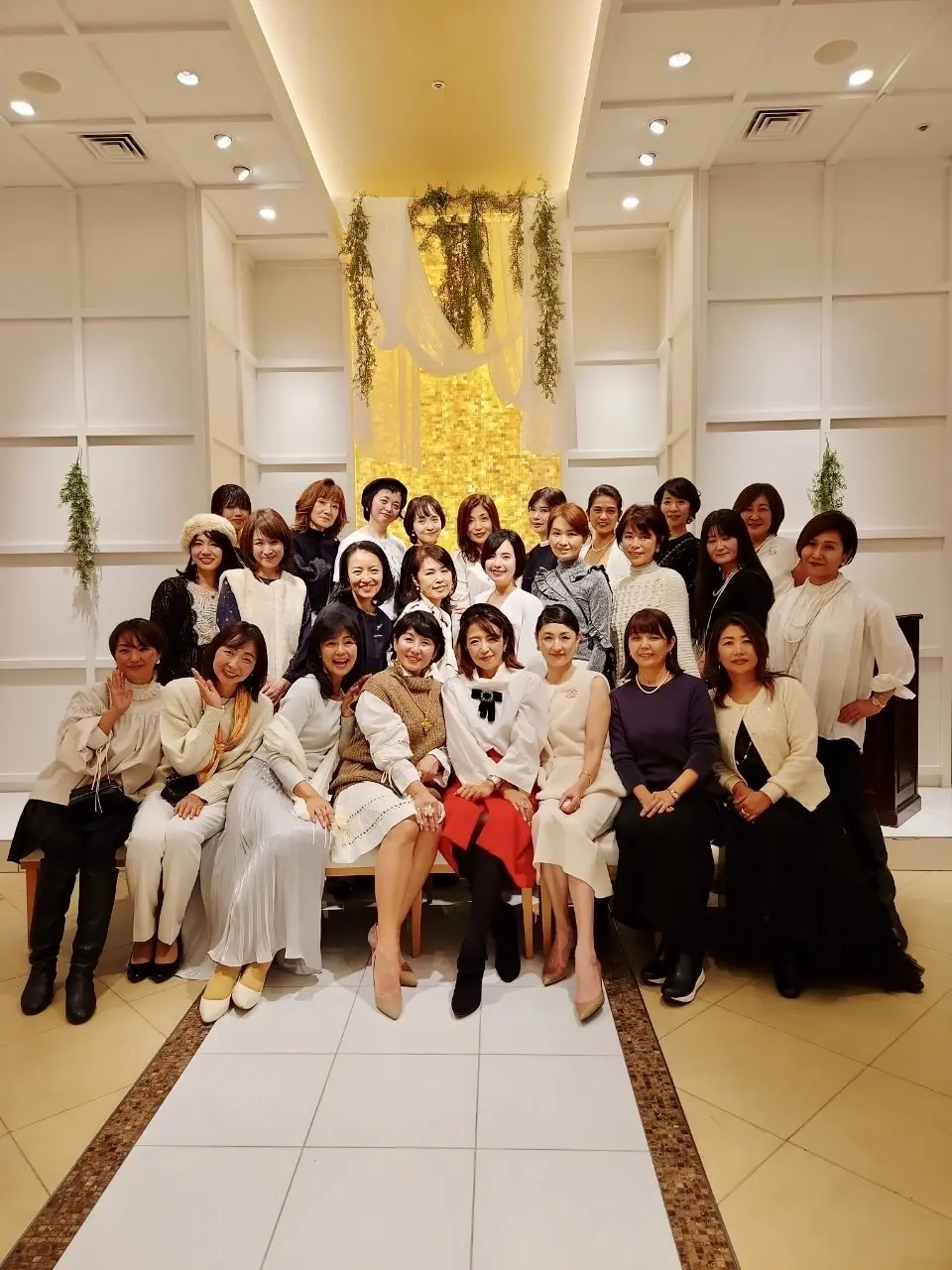 XEX日本橋、イタリアン、イタリア料理、Jマダム、集合写真、記念写真、個室、貸し切り、舞台、日本橋、三越前、日本橋室町野村ビル、ワイン、ブュッフェ、飲み放題、食べ放題、フリーフロー、パーティー、貸し切りパーティー、立食パーティー、クリスマスパーティー