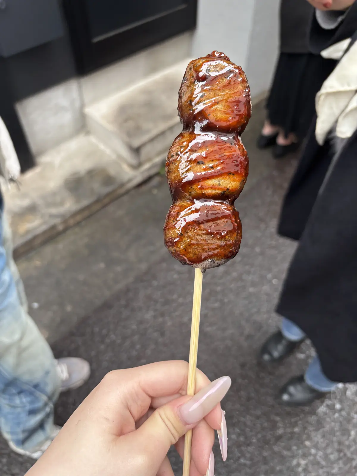 みんなで買って食べ歩きも楽しい！