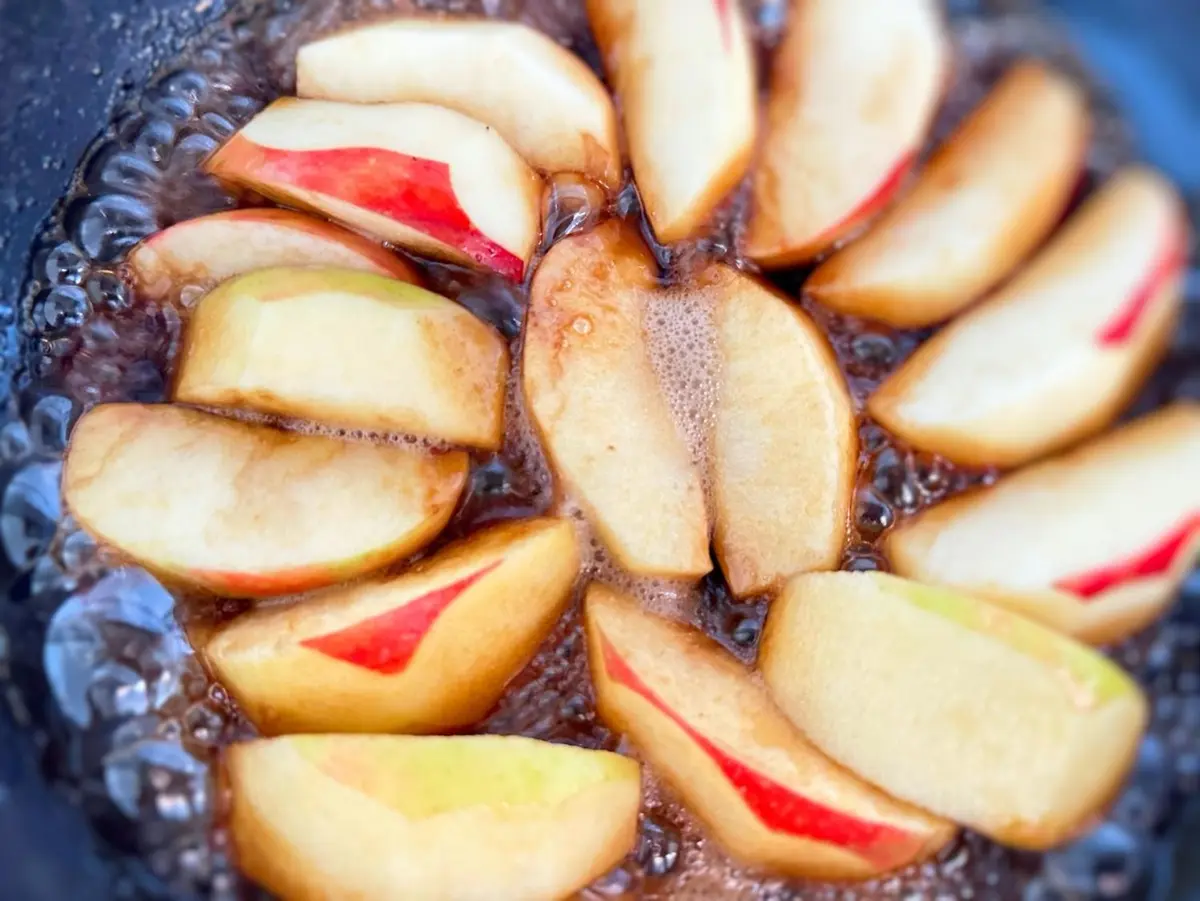 OurAge×Webエクラ　りんごのキャラメリゼ 作り方　紅玉　砂糖　フライパン　煮詰める