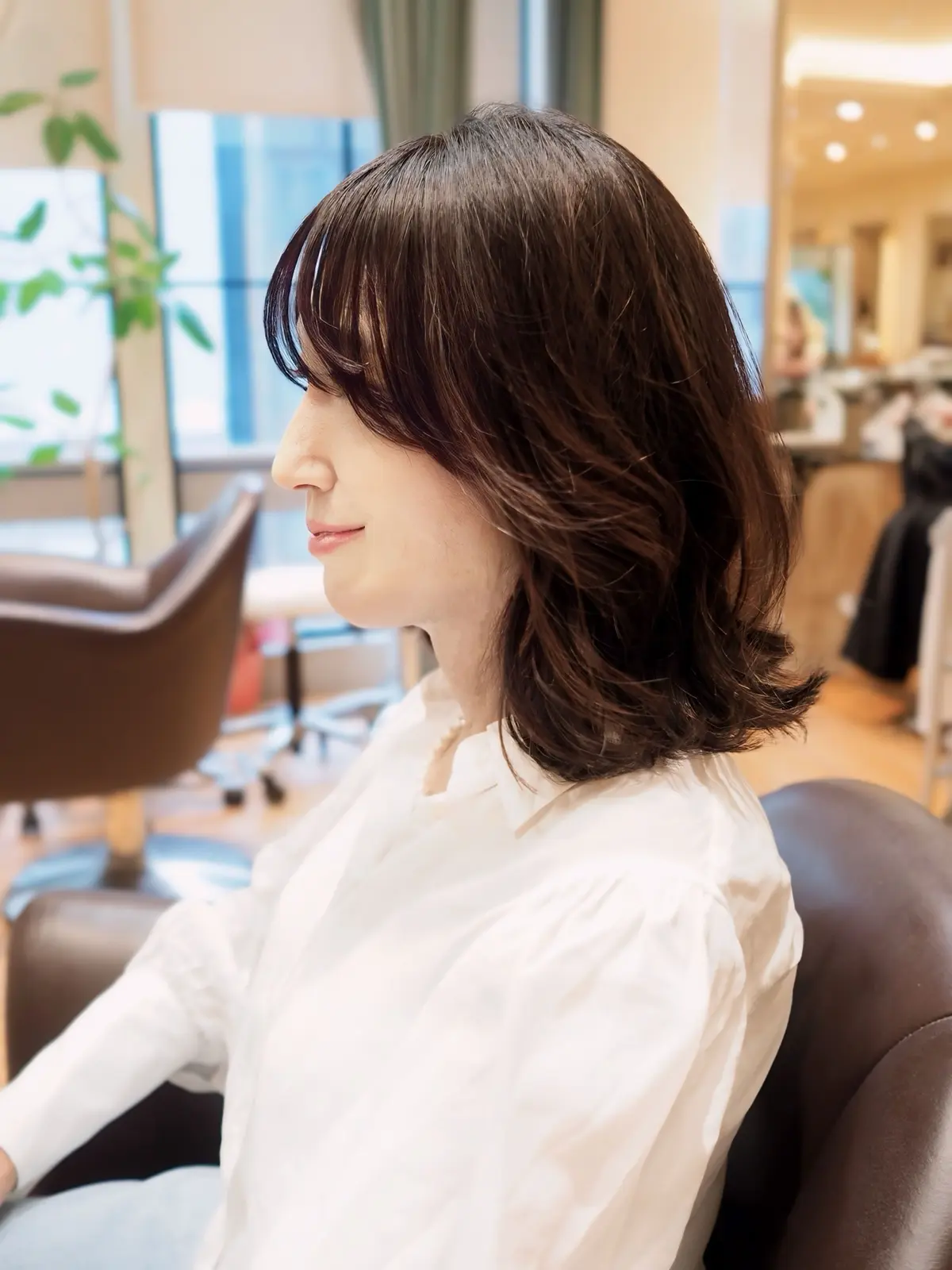 前髪あり大人のミディアム春ヘアの画像_6