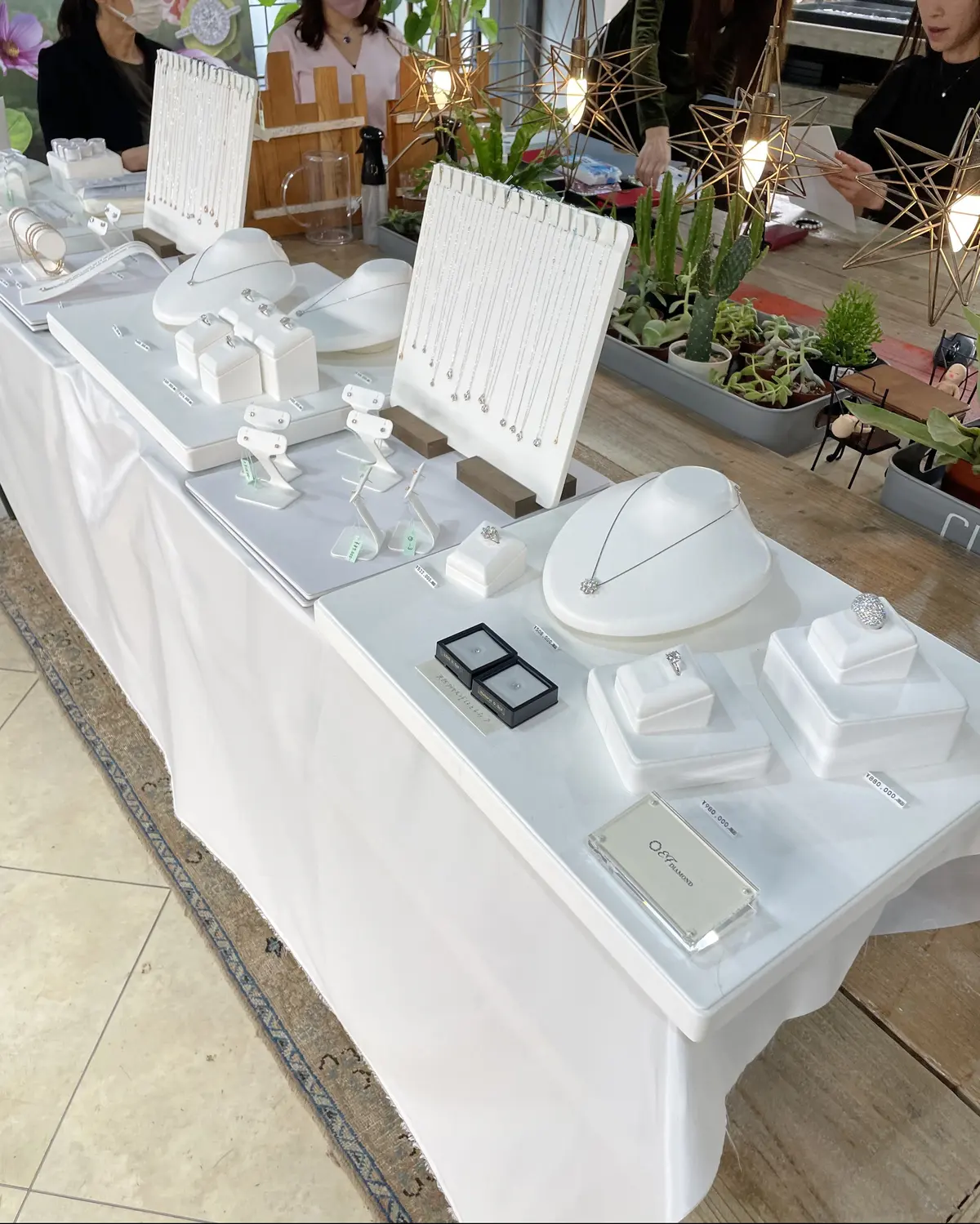 ef DIAMOND、エフダイヤモンド、LAB-GROWN DIAMOND、ラボグロウダイヤモンド、エシカルダイヤモンド、SDGS、店内、ショールーム、3LDK、ジュエリー、ダイヤモンド、アクセサリー、リング、ネックレス、ブレスレット、ペンダント、ピアス、イヤリング、お洒落、オシャレ、エフダイヤモンド、EF DIAMOND