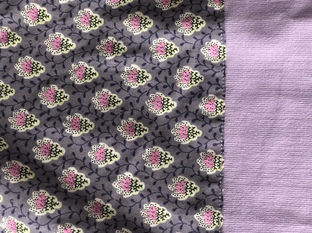 レゾリヴァードの生地と　高島ちぢみ