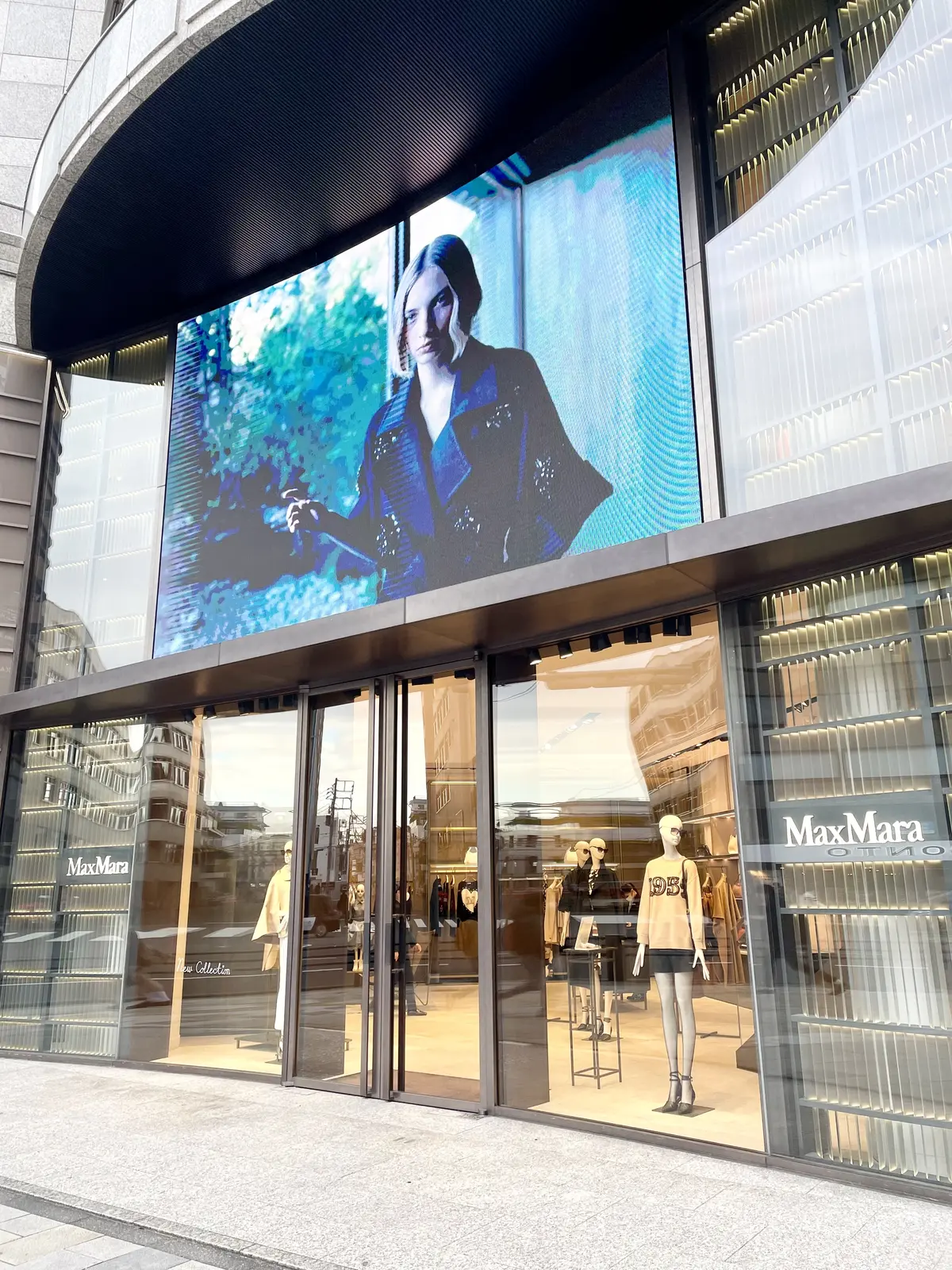 青山、Max Mara、マックスマーラ、外観。