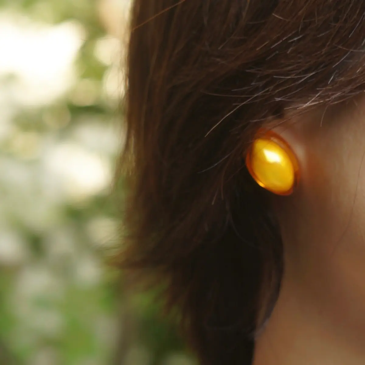 フォレストグリーンのスカートをはいてBAの画像_4