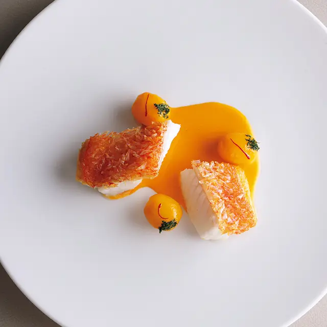 「網走産キンキ サフラン」ブイヤベース風のソースにポテトを添えて