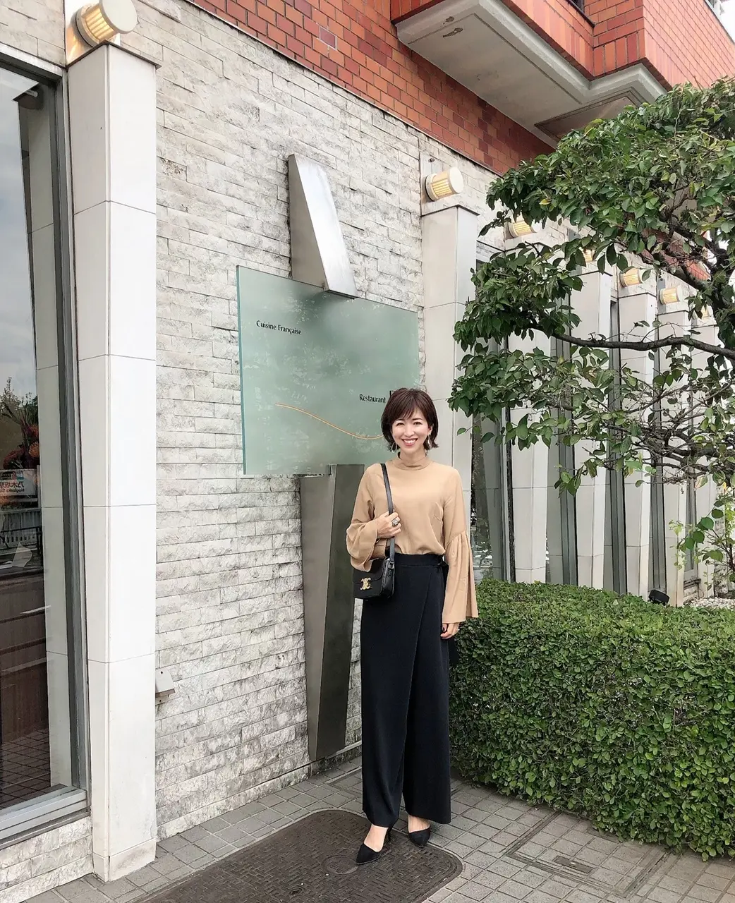 華のあるブラウスが活躍中。の画像_2