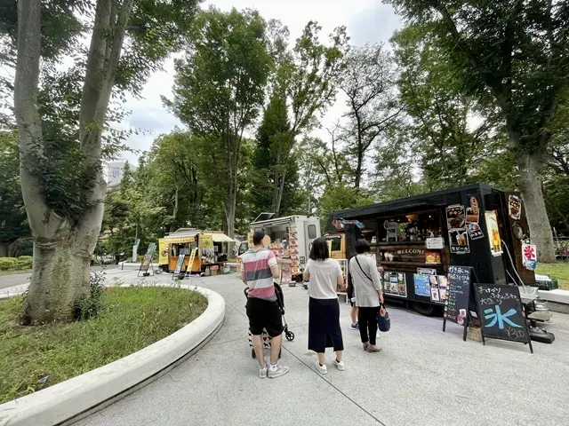 新宿中央公園のキッチンカー