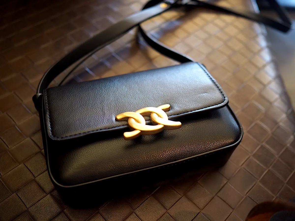 H&M ショルダーバッグ  ¥2499 ブラック