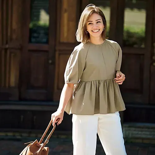 E by eclat 大人ペプラムブラウス ￥19,800