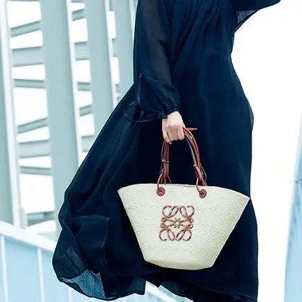 50代が上品に持てる人気ブランドの「かごバッグ」