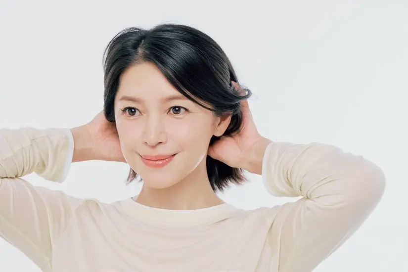 頭皮クレンジングのポイント　実践写真　大人頭皮の隠れ乾燥エリア、 襟足もぬかりなく