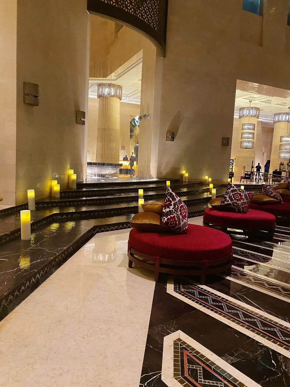 5つ星ホテル「ラッフルズ・ドバイ」&有名の画像_3