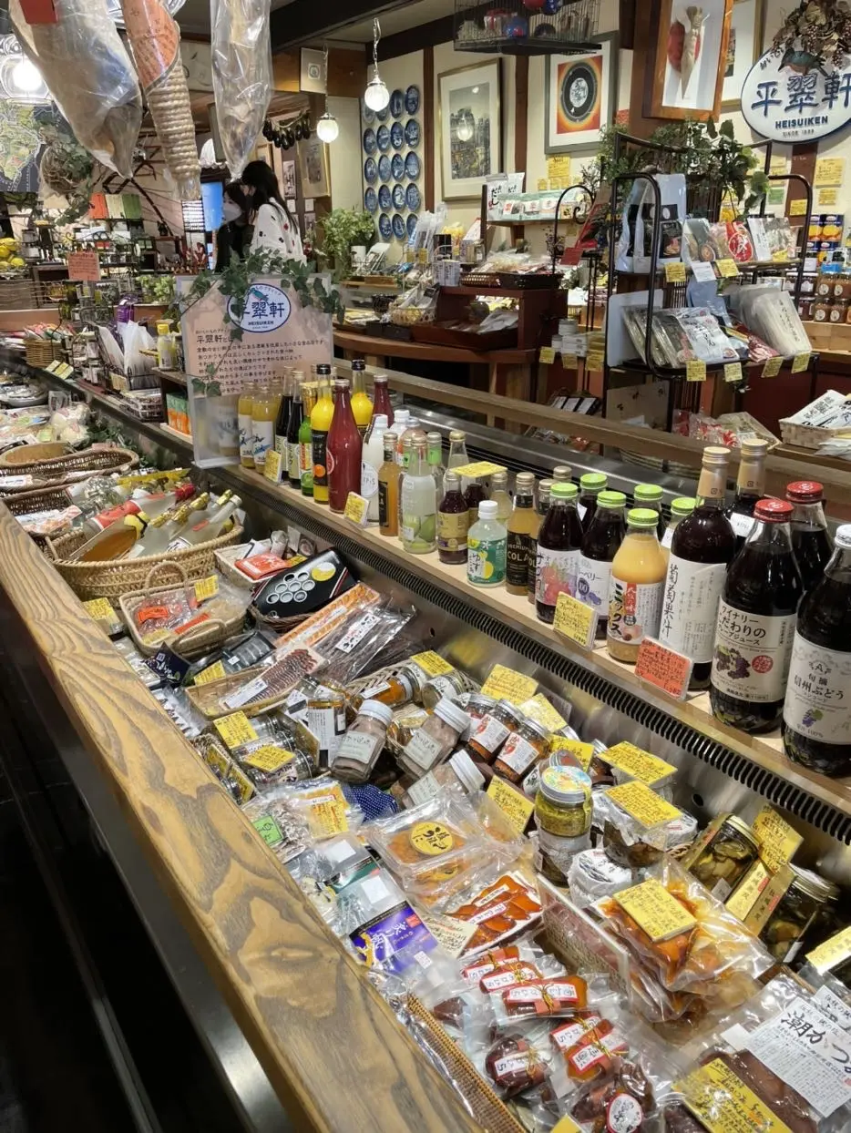 春あかりと鮮やかブルーグラデーションの画像_10