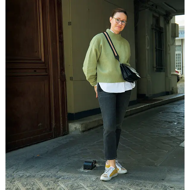 下半身がすっきり長く見える短めバッグ