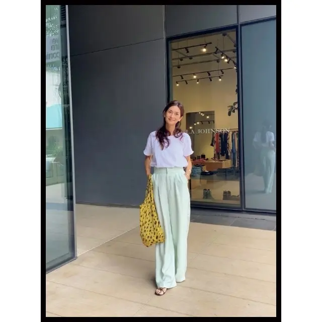 カラフルなZARAのパンツ1