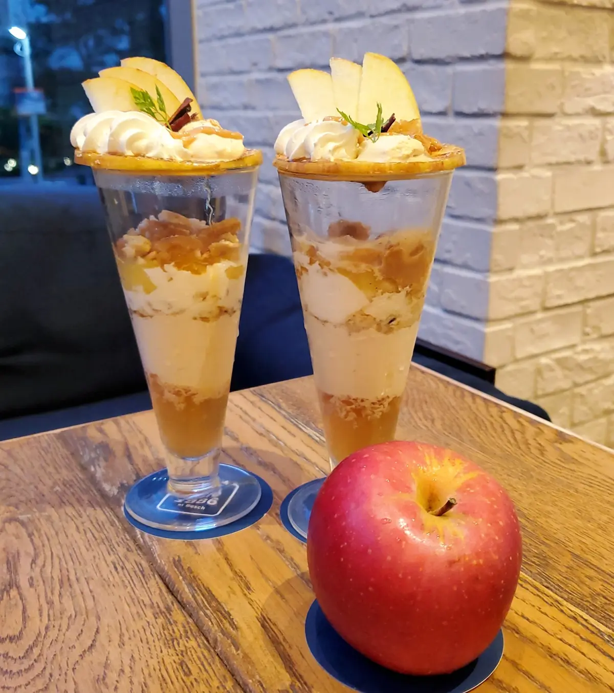 美味しくて内容も充実したパフェが1000円で食べられます♪