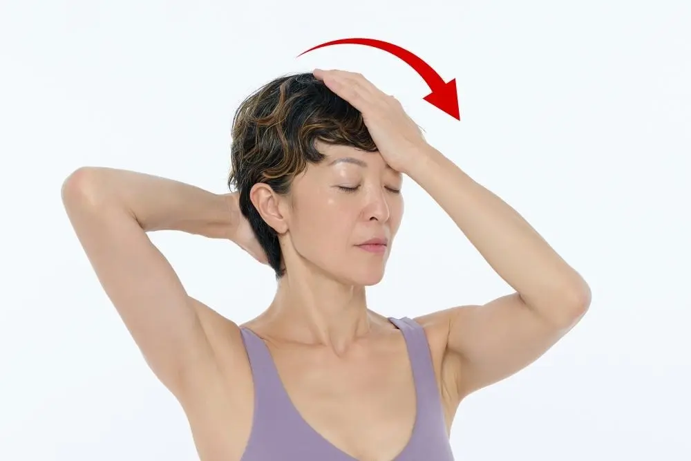 OurAge×Webエクラ 40代50代　顔ピラティス 上がっている眉のまわりを整える