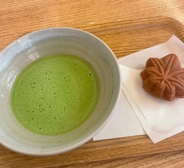 藤い屋　もみじ饅頭　広島　宮島　広島スィーツ　宮島スィーツ　老舗