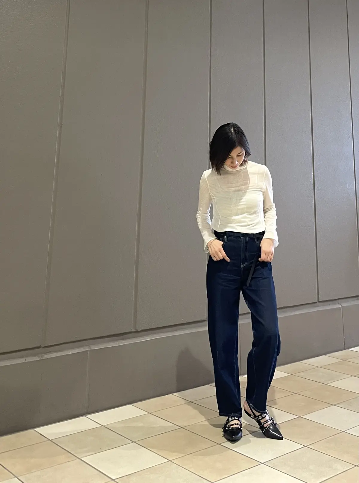 UNIQLO透け感のあるトップスにはスタの画像_1