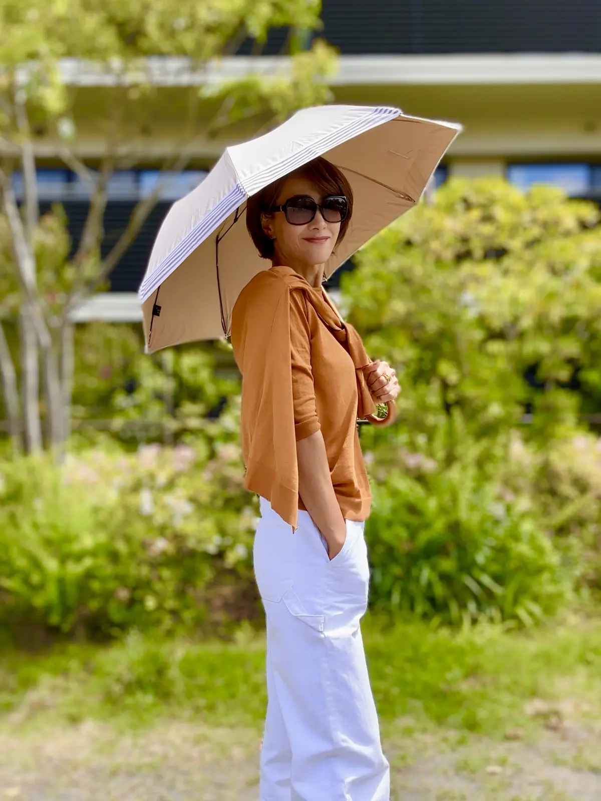 今年の夏はこれで完璧！日傘とサングラスでの画像_4