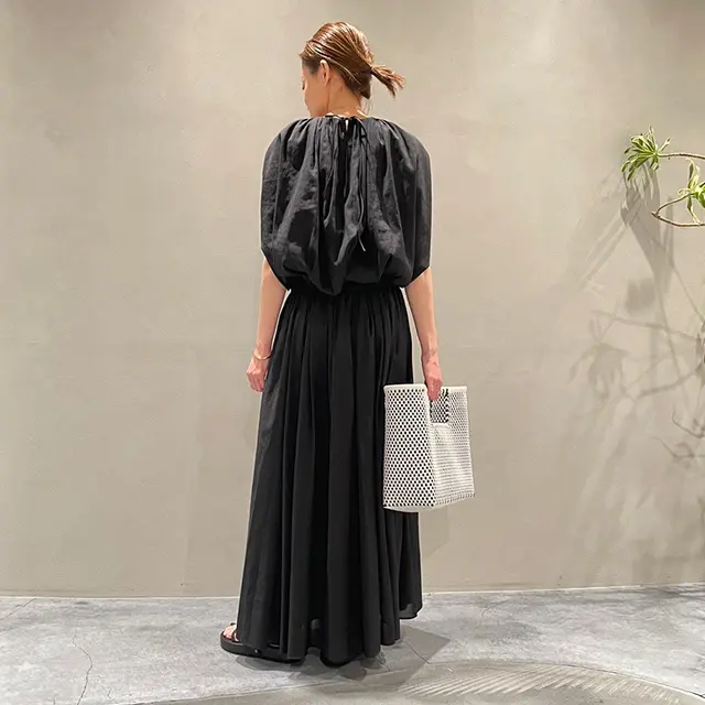 デパリエ ニュウマン新宿店 店長　若林あかりさん　身長162ｃｍ