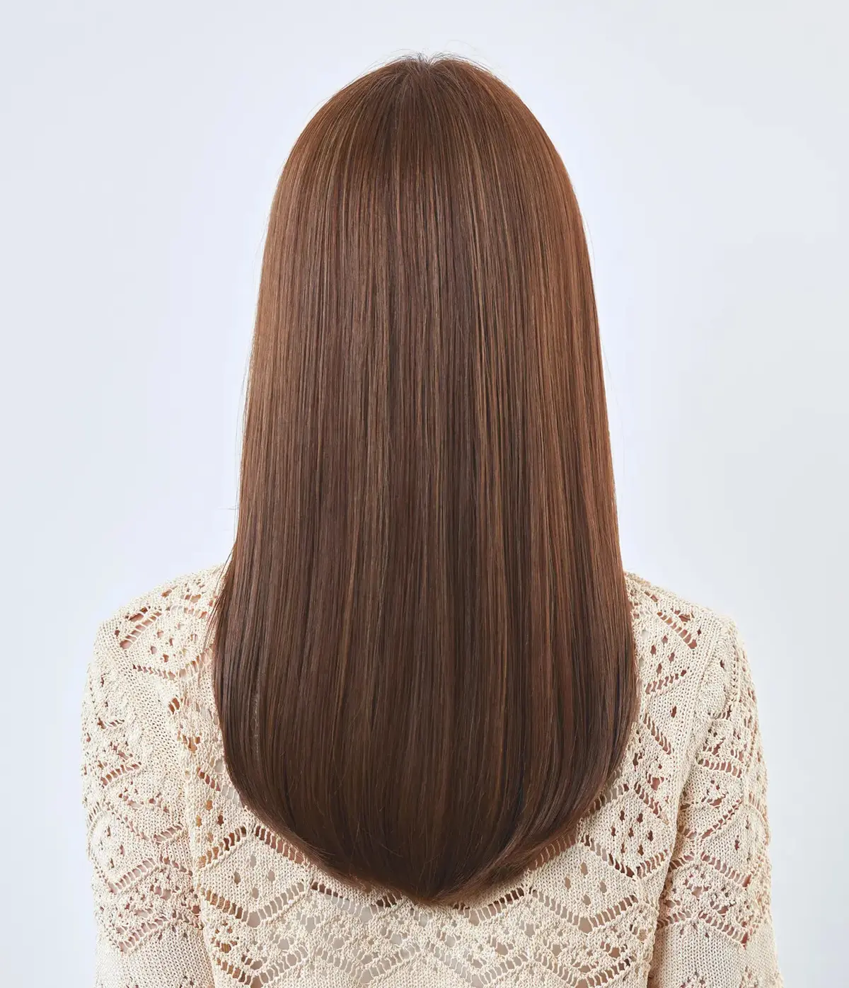 極細のハイライトカラーを味方につけてロングの白髪をおしゃれにカバー！【50代髪型・ヘアスタイル】