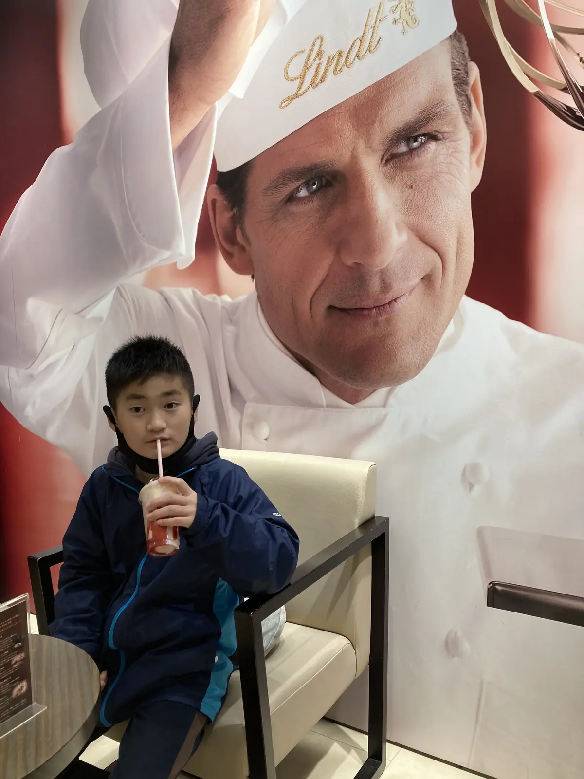 リンツカフェ　アウトレット　