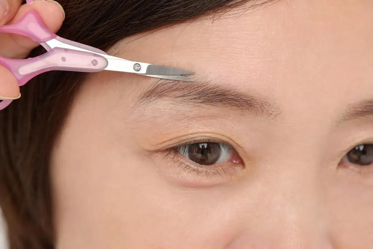 OurAge×Webエクラ コンシーラーで消した毛のみ、１本１本、根元からカット