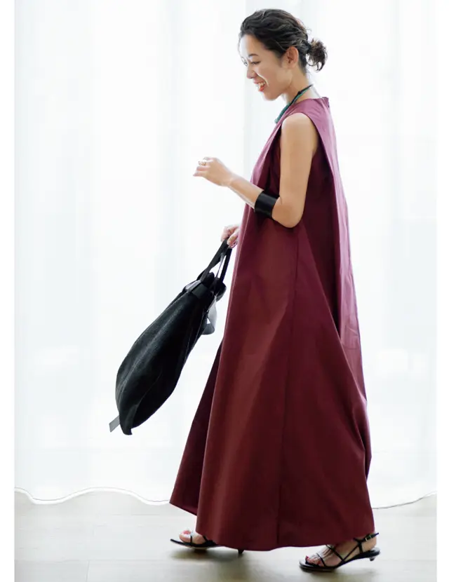 洗えるワンピースコーデの大草直子さん