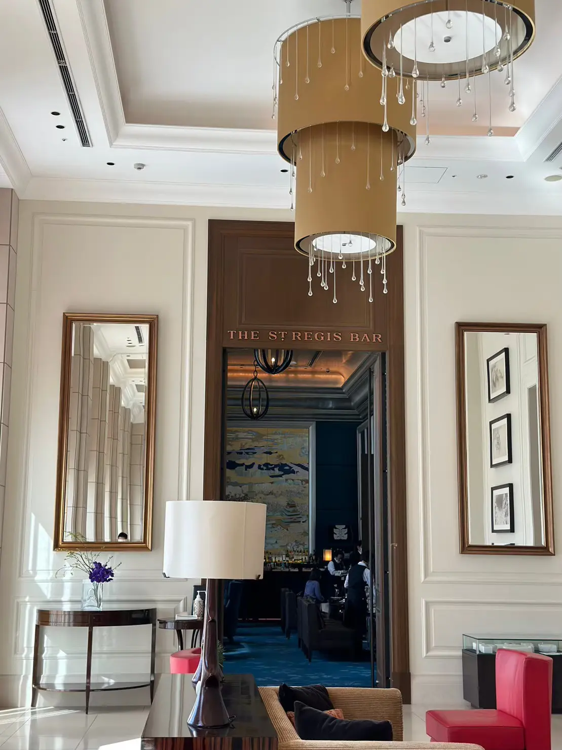 フロント前ロビー