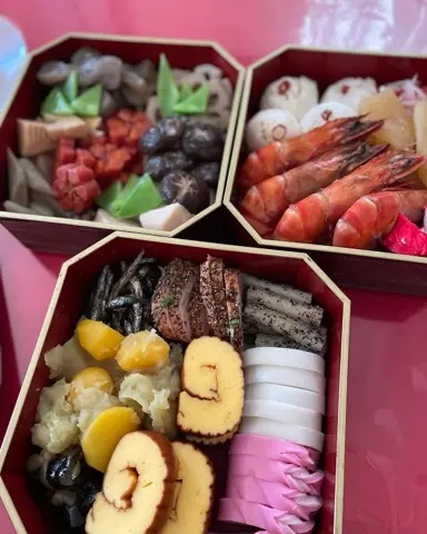 今年のお節は少な目で