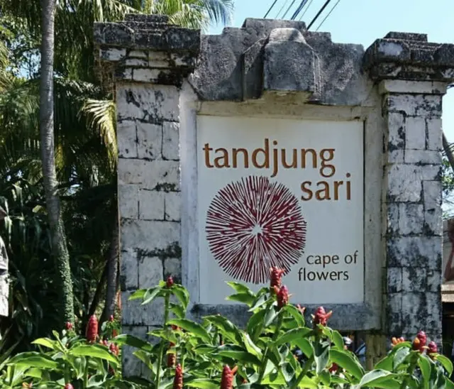 バリ　タンジュンサリ　看板