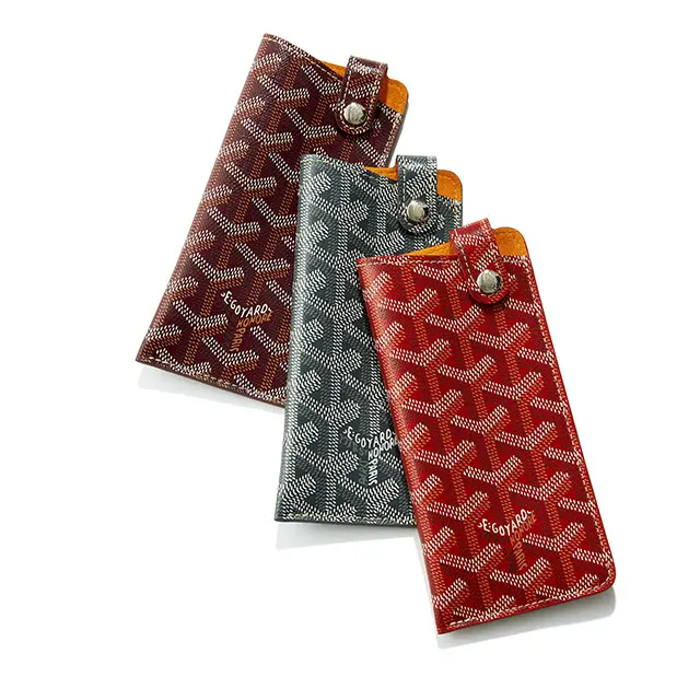 「ゴヤール」のコンパクトなアイウエアケース