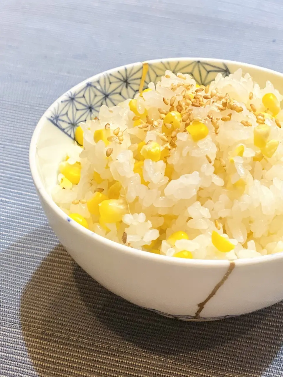 惣次郎窯の茶碗　トウモロコシご飯