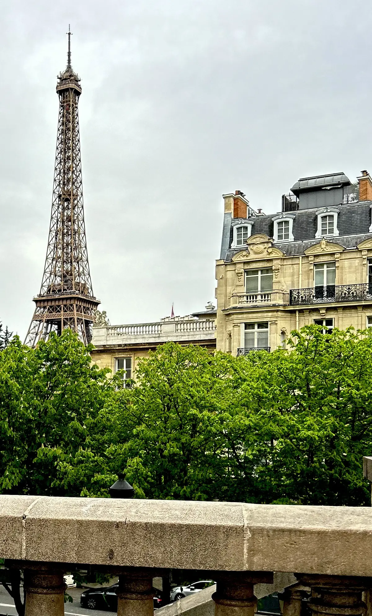 エッフェル塔　名所　パリ