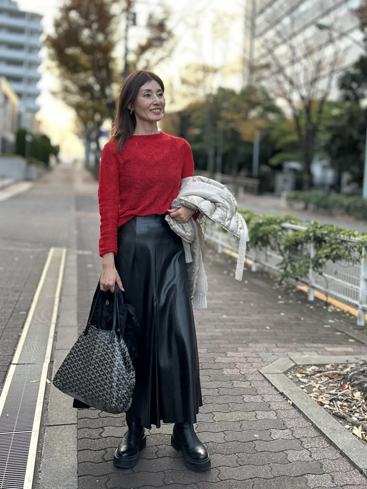 クリスマスカラーとしてZARAの赤トップの画像_6