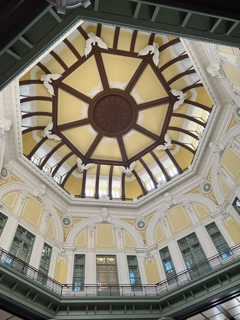 2月のワントーンコーデで東京駅へ♡の画像_2