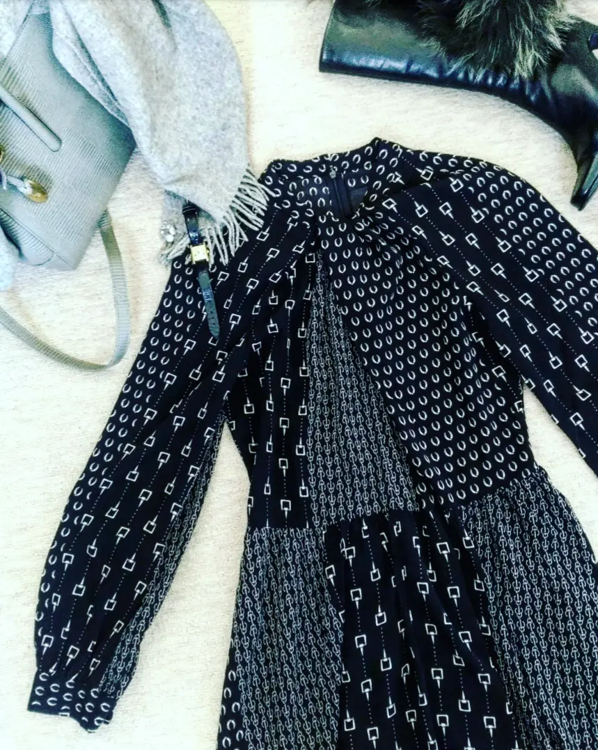 プリント柄ワンピースで、渋谷純喫茶☕の画像_2