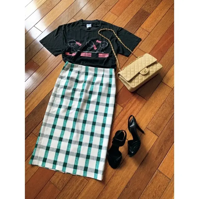 ヴィンテージTとペンシルスカート＆ヒール靴の組み合わせ