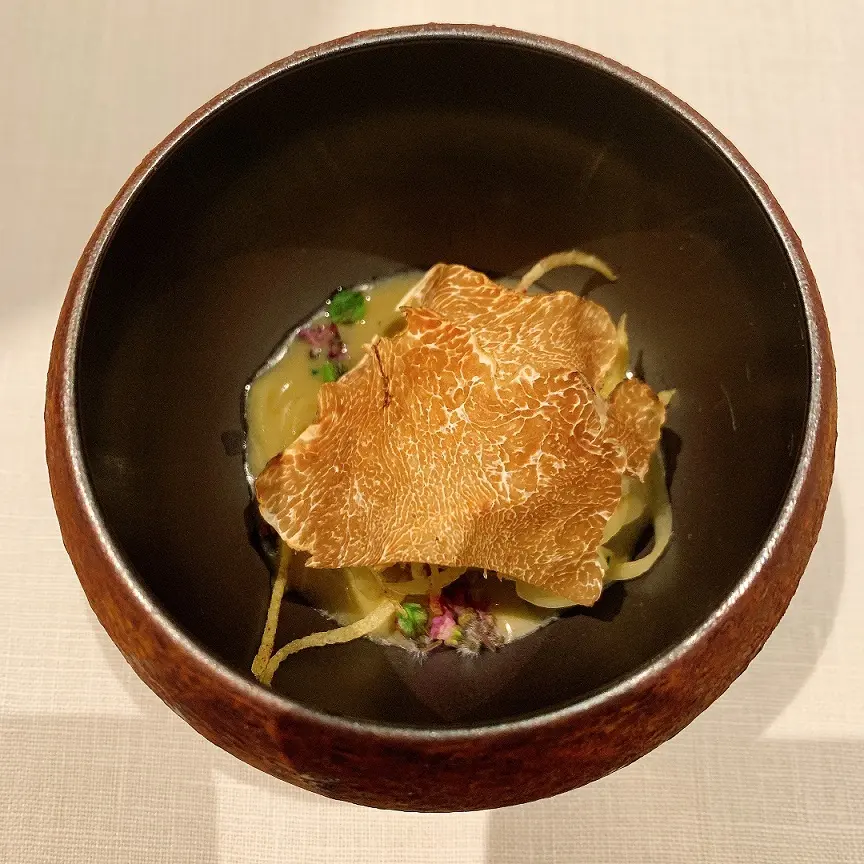 銀座資生堂ビル内のレストラン「FARO」 前菜「じゃがいものスパゲッティ」はお店のスペシャリテ