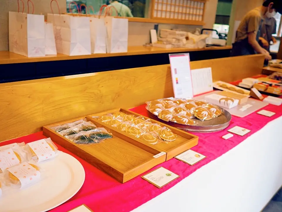 BLACK CRANEのプリーツドレスでの画像_11