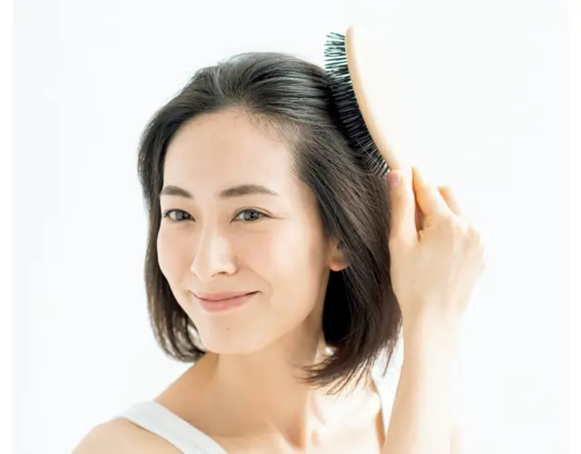 頭皮のブラッシングで地肌の汚れを浮かせる