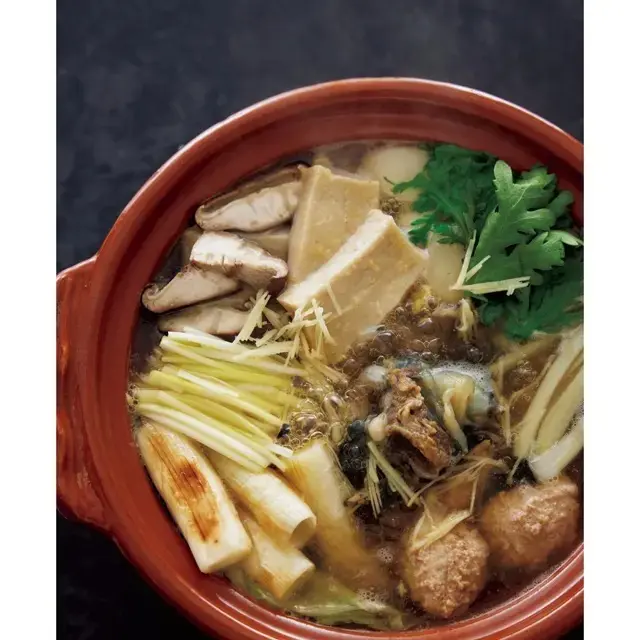 滋味深いスープが体にしみ入る　じき宮ざわ「じき宮ざわ特製 すっぽんの養生鍋」