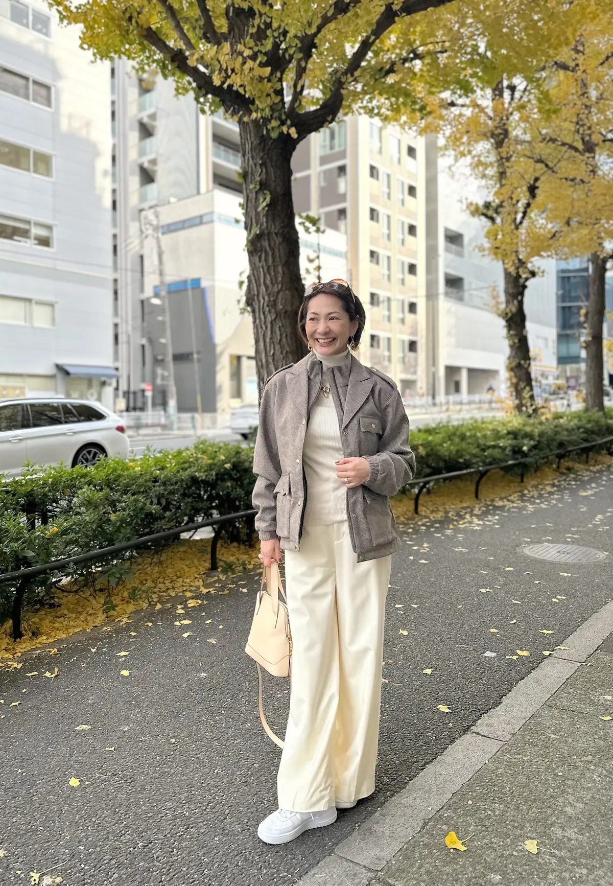 エクラ 華組　岡部みわこさん　パンツコーデ　ホワイト　白　カオス　全身コーデ