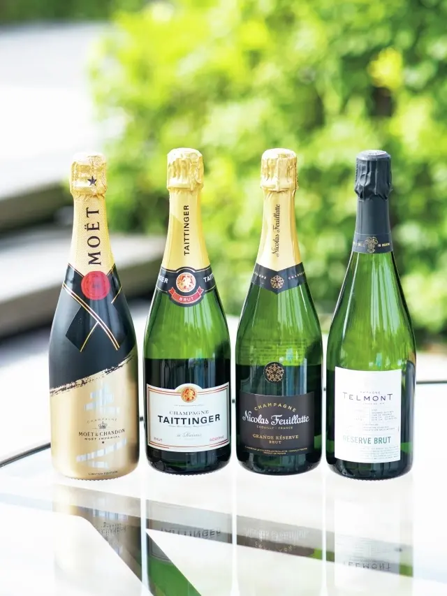 （左から）「モエ・エ・シャンドン モエ アン ペリアル」「テタンジェ ブリュット レゼル ヴ」「ニコラ・フィアット ブリュット」「テル モン レゼルヴ ブリュット」。