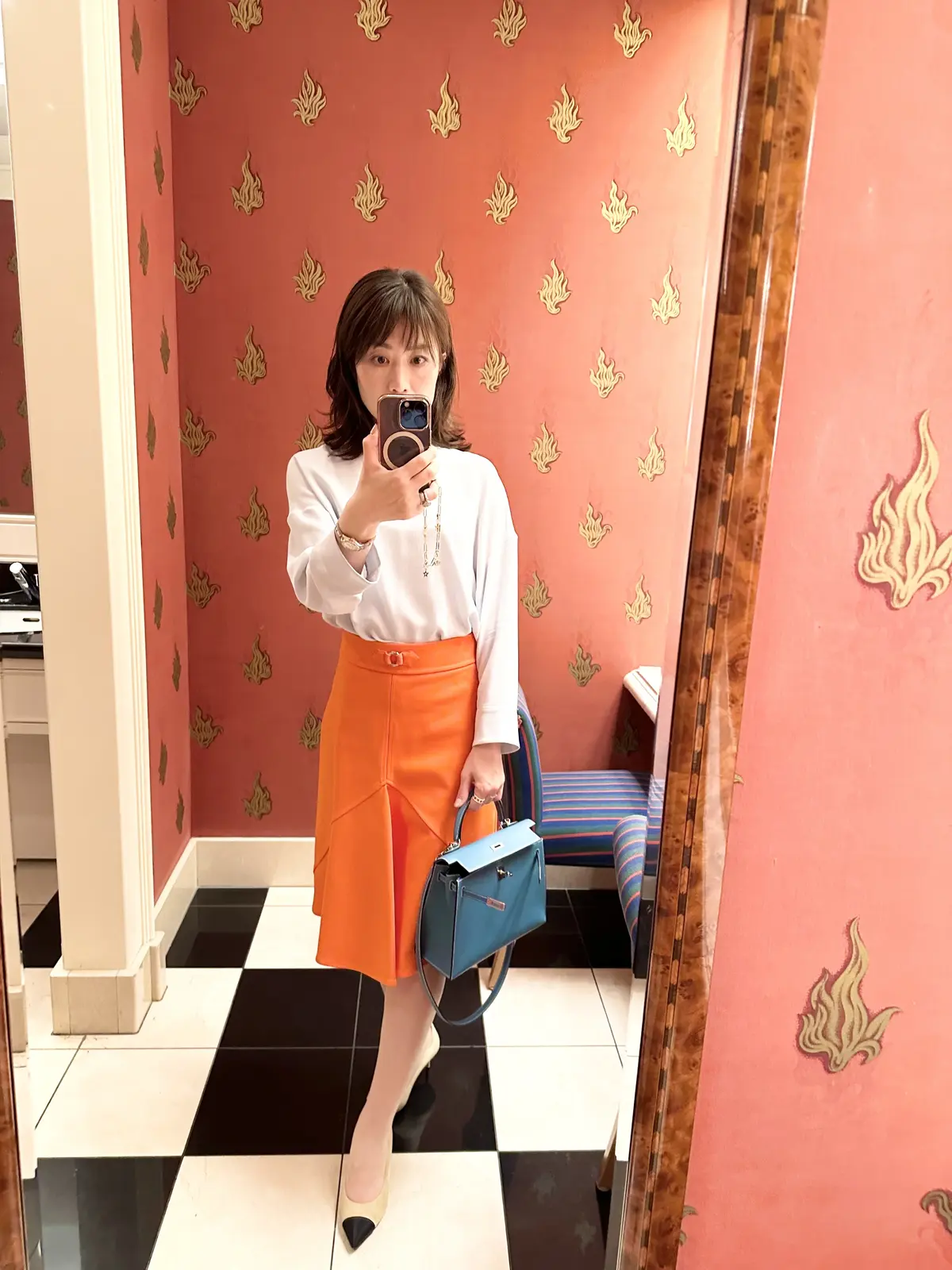 久しぶりにミドル丈スカートにヒールコーデの画像_1